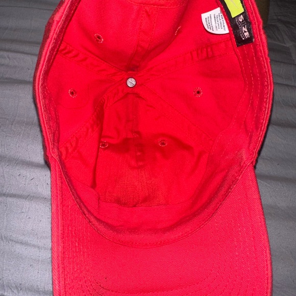 Red Nike hat - Picture 2 of 2
